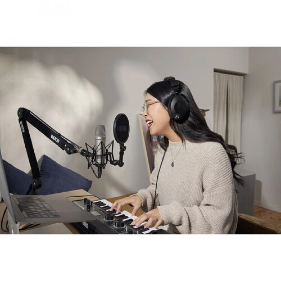 Rode NT1-A Large-Diaphragm Cardioid Condenser Microphone