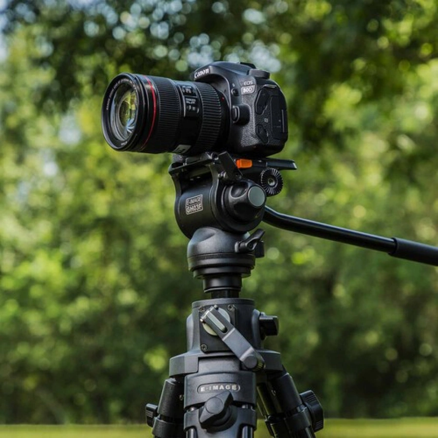 E-Image Studio Tripod with Geared Center Column and Fluid Head Kit