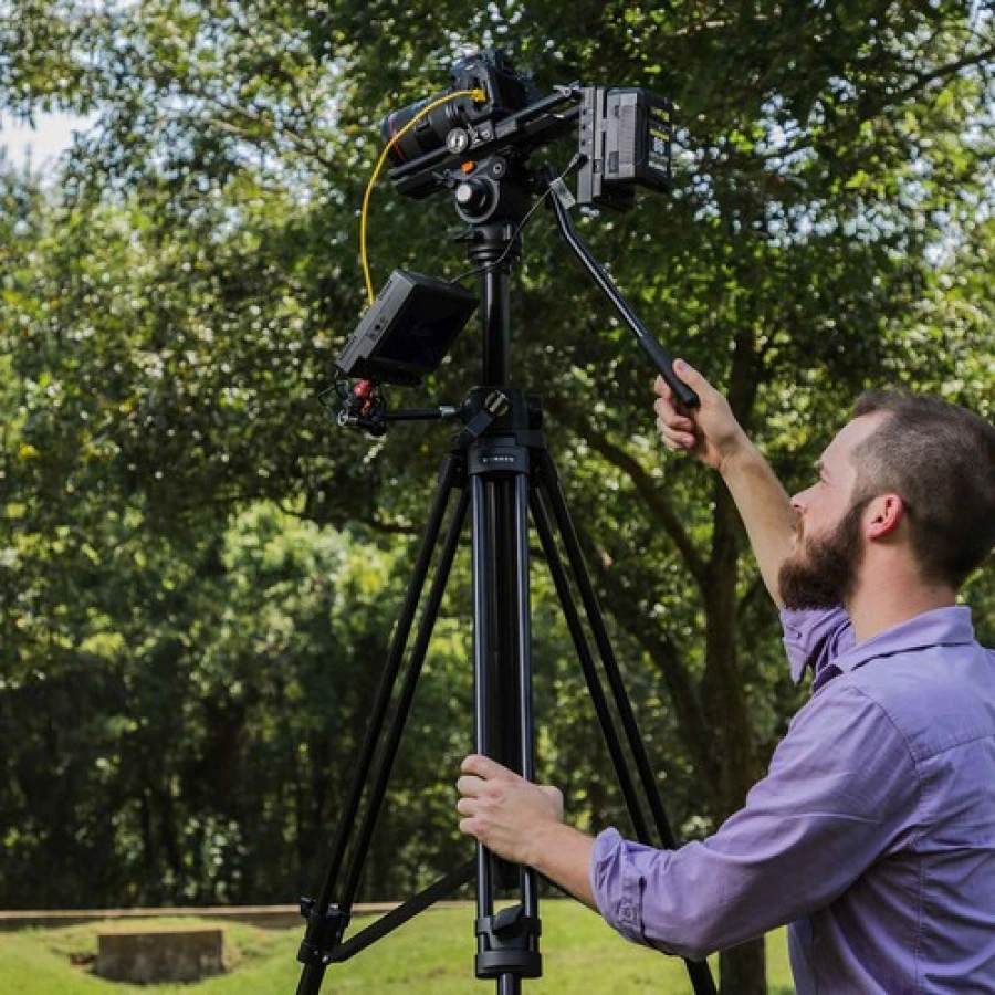 E-Image Studio Tripod with Geared Center Column and Fluid Head Kit