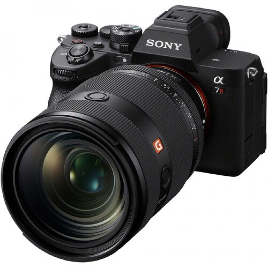 Sony 28-70mm f/2 GM